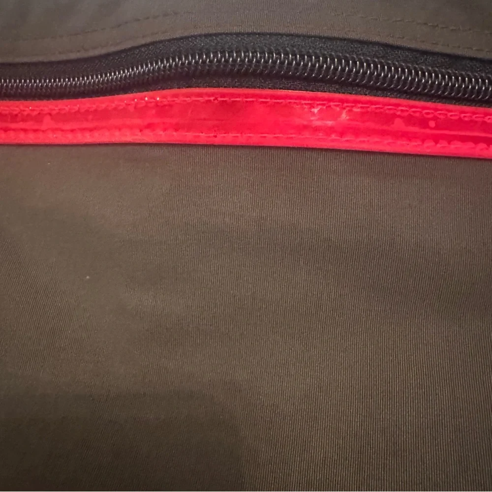 HUGO BOSS Nylon Unisex Messenger Bag Olive Green Red Zip Flap‎ Shoulder Strap